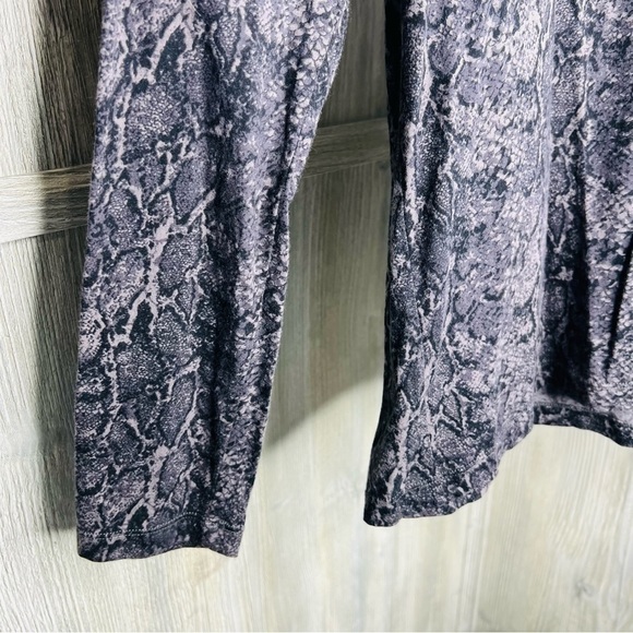 Rails Sami Charcoal Snakeskin Top - Picture 3 of 7
